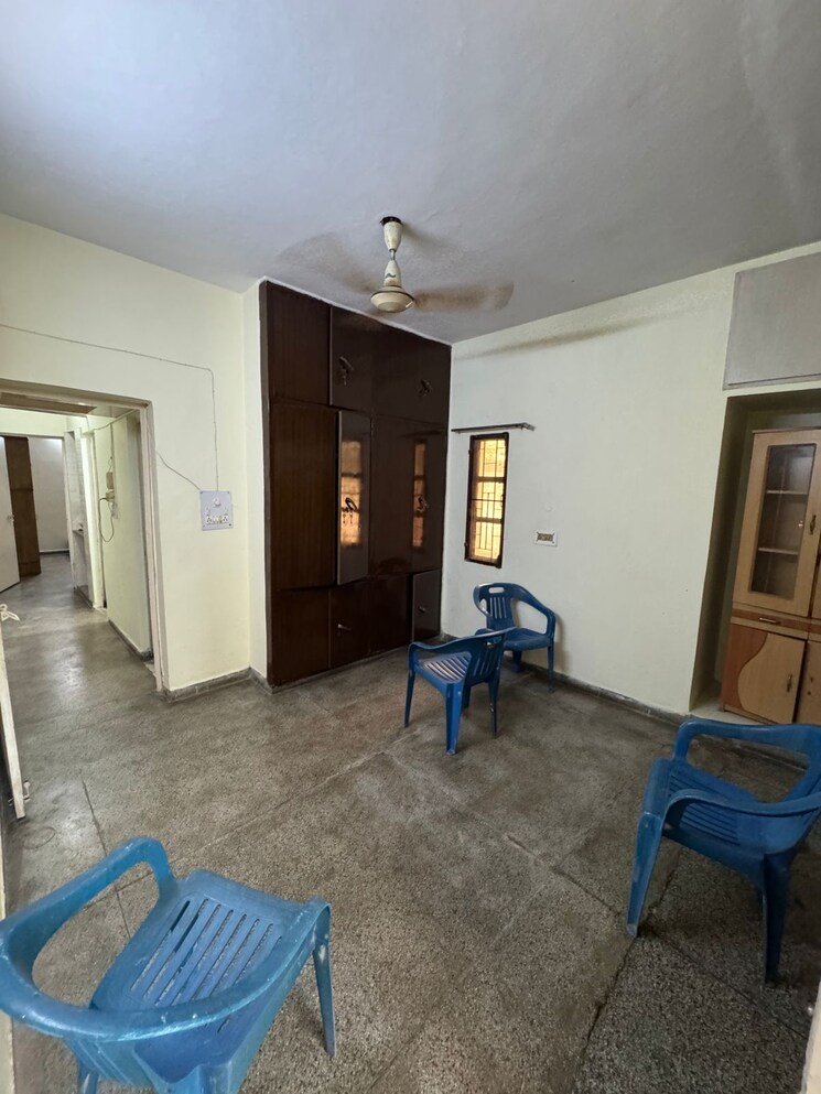 Room, janakpuri 3 Bedroom 1620 Sq.Ft. Apartment In Janakpuri Delhi 9117448