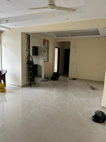Room in 3.5 BHK Apartment at Prateek Wisteria, Sector 77 – for Rent