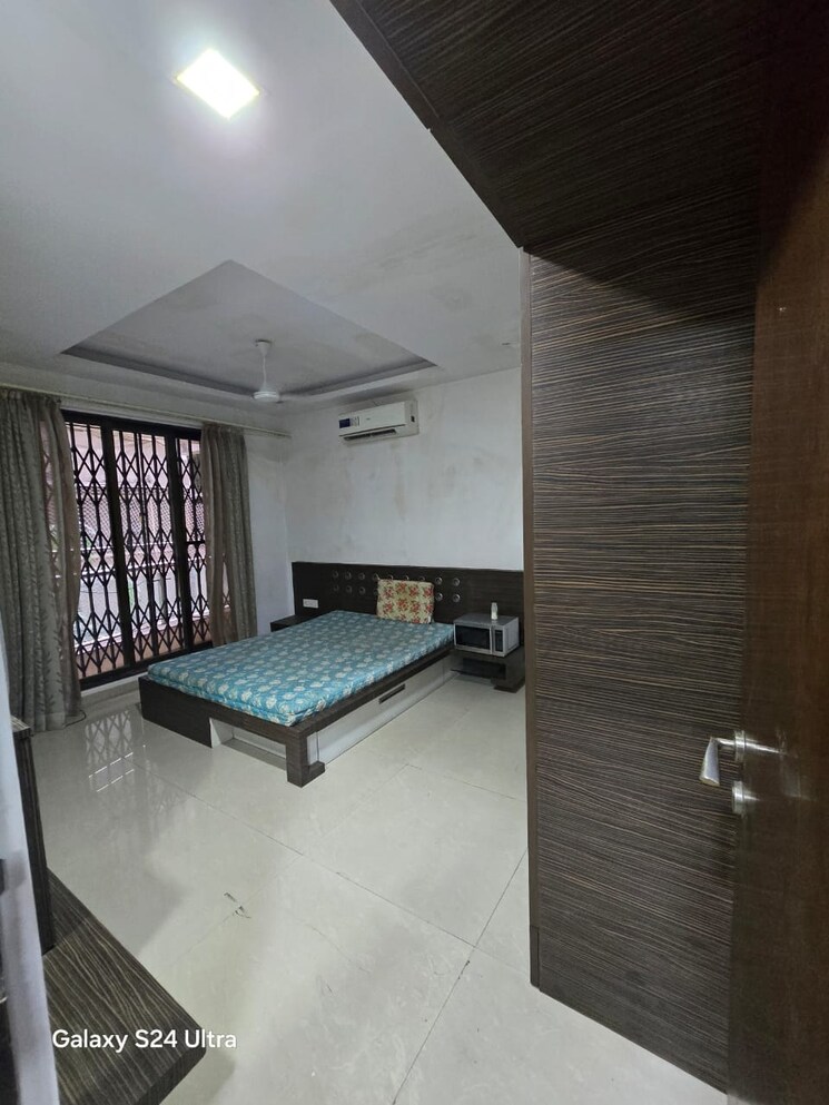 Bathroom, khar west 3 Bedroom 1500 Sq.Ft. Apartment In Khar West Mumbai 9117471