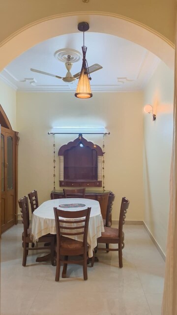 Living Room in 2.5 BHK Builder Floor at Janakpuri – for Rent