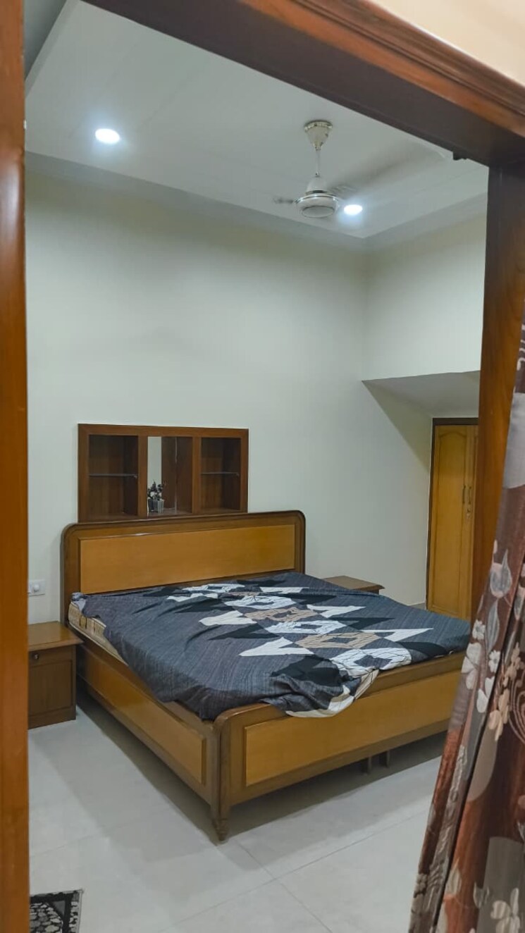 Bedroom, janakpuri 2.5 Bedroom 1350 Sq.Ft. Builder Floor In Janakpuri Delhi 9117486