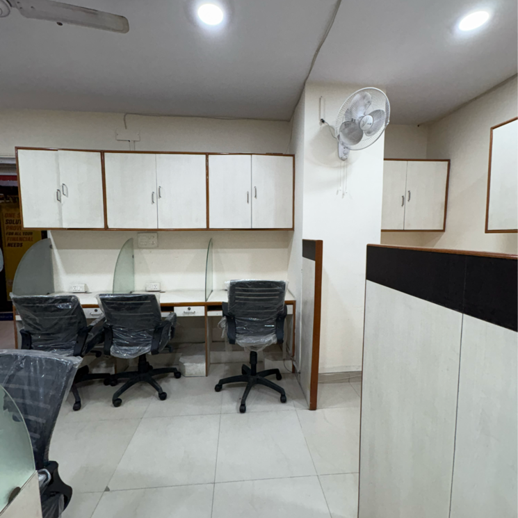 Team Area, netaji subhash place Commercial Office Space 600 Sq.Ft. In Netaji Subhash Place Delhi 9117495