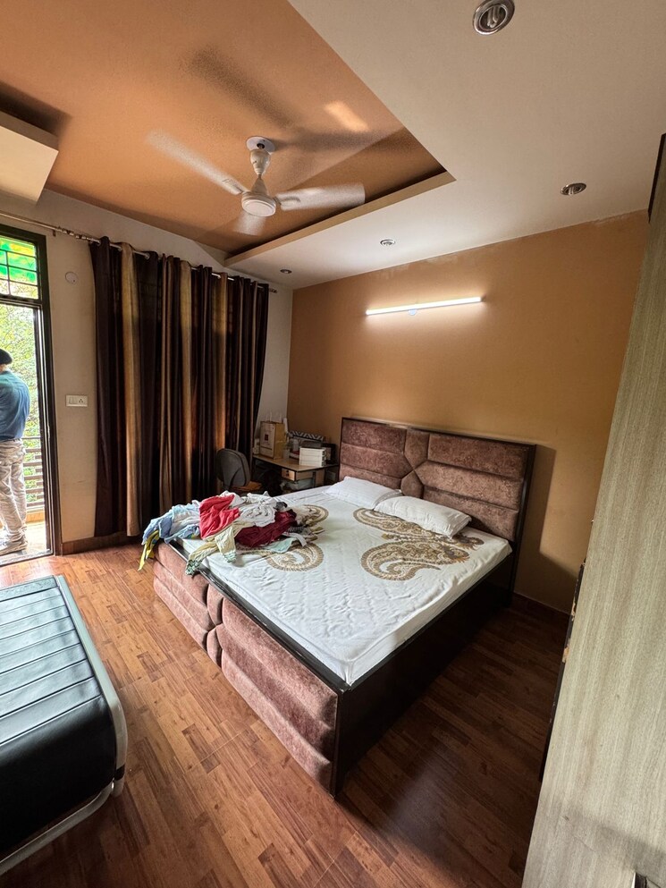 Bedroom, janakpuri 5 Bedroom 1800 Sq.Ft. Apartment In Janakpuri Delhi 9117514