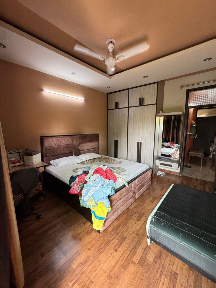 Bedroom, janakpuri 5 Bedroom 1800 Sq.Ft. Apartment In Janakpuri Delhi 9117514