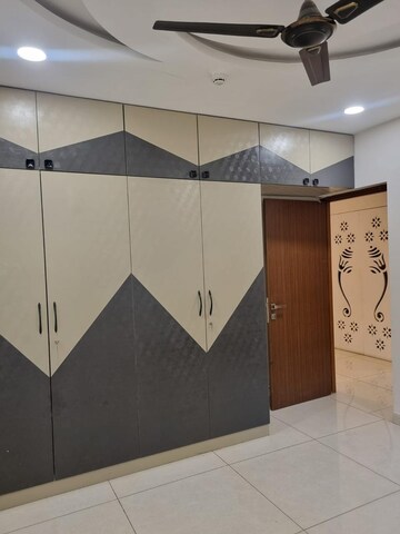 Room in 3 BHK Apartment at Aparna Sarovar Zenith, Nallagandla – for Rent