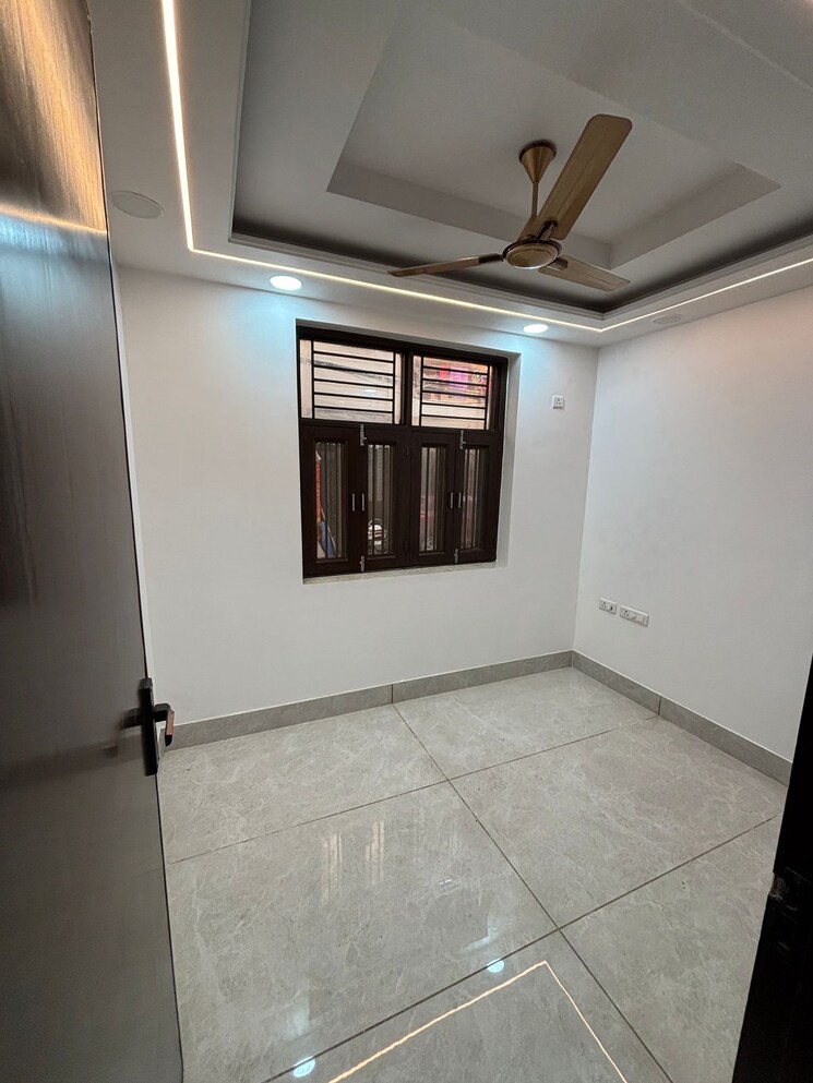 Room, janakpuri 3 Bedroom 1125 Sq.Ft. Apartment In Janakpuri Delhi 9117537