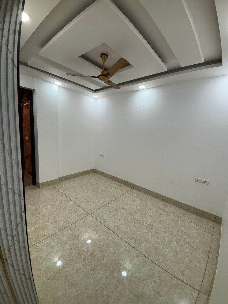 Room, janakpuri 3 Bedroom 1125 Sq.Ft. Apartment In Janakpuri Delhi 9117537