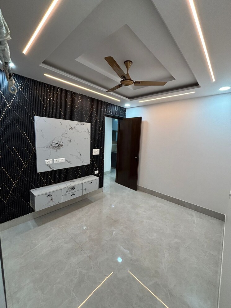 Room, janakpuri 3 Bedroom 1125 Sq.Ft. Apartment In Janakpuri Delhi 9117537