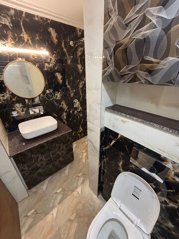 Attached Bathroom in 3 BHK Apartment at Janakpuri – for Rent