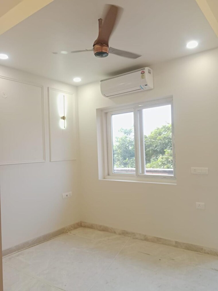 Room, janakpuri 4 Bedroom 2050 Sq.Ft. Builder Floor In Janakpuri Delhi 9117555