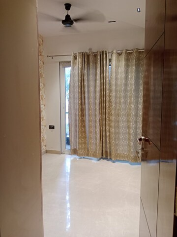 Room in 2 BHK Builder Floor at Janakpuri – for Rent