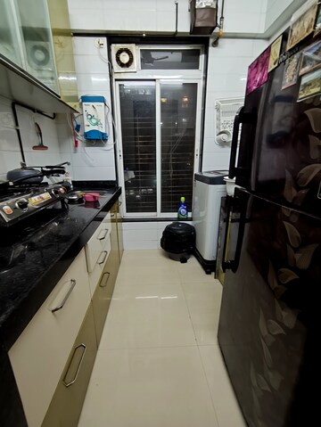 Team Area in 2 BHK Apartment at JP Unity Tower, Lower Parel – for Rent
