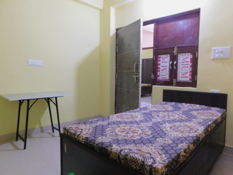 Bedroom, sector 134 Pg For Boys & Girls In Sector 134 9117590