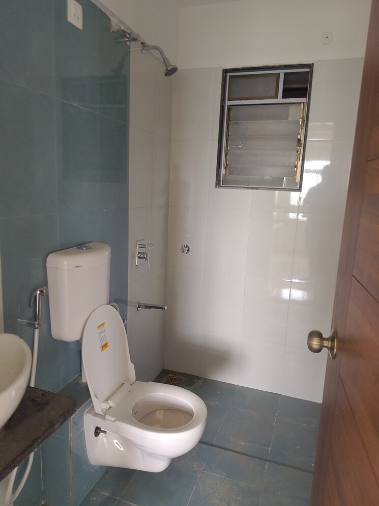 Bathroom, haware-amara 1 Bedroom 339 Sq.Ft. Apartment In Vikhroli East Mumbai 9117592