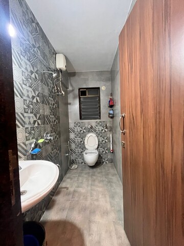 Bathroom in 2 BHK Apartment at Nahar Amaryllis Towers and Plaza, Chandivali – for Rent