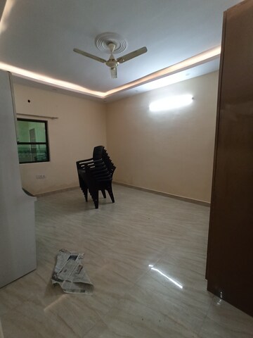 Room in 2 BHK Independent House at Sector 116 – for Rent