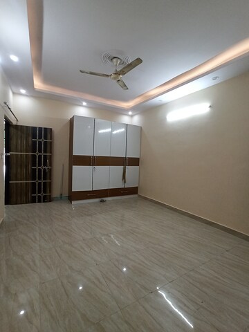 Room in 2 BHK Independent House at Sector 116 – for Rent