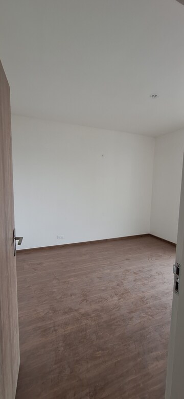 Room in 2 BHK Builder Floor at Vatika INXT City Center, Sector 83 – for Sale