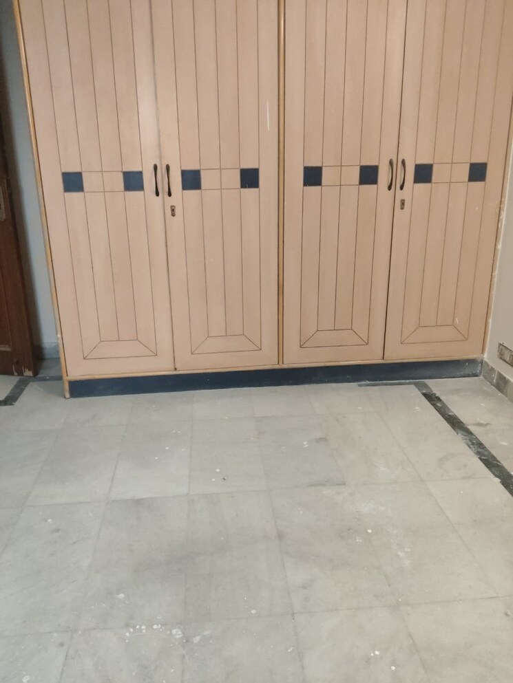 Room, mayur vihar phase 1 2 Bedroom 1050 Sq.Ft. Apartment In Mayur Vihar Phase 1 Delhi 9117651