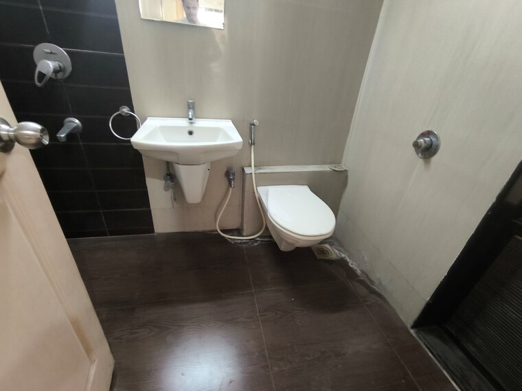 Bathroom, savitha-apartment 2 Bedroom 800 Sq.Ft. Apartment In Chembur Mumbai 9117736