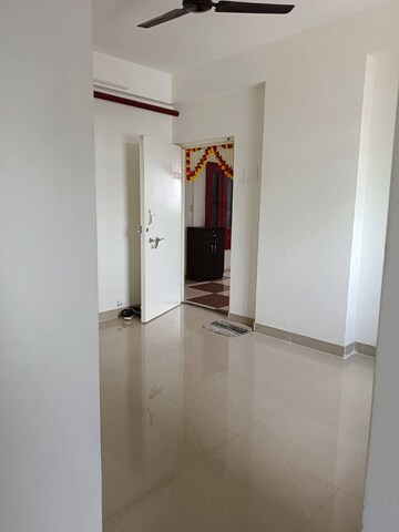 Room in 1 BHK Apartment at Swarajya Hind CHS, Malad West – for Rent
