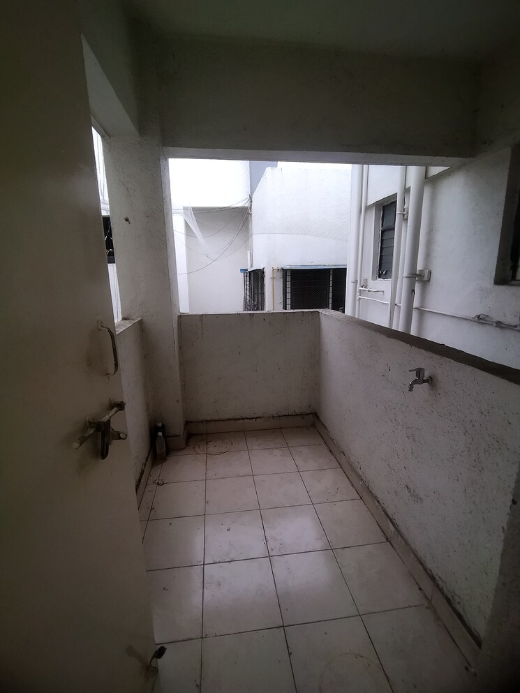 Nearby, bramha-majestic 2 Bedroom 1000 Sq.Ft. Apartment In Kondhwa Pune 9117745