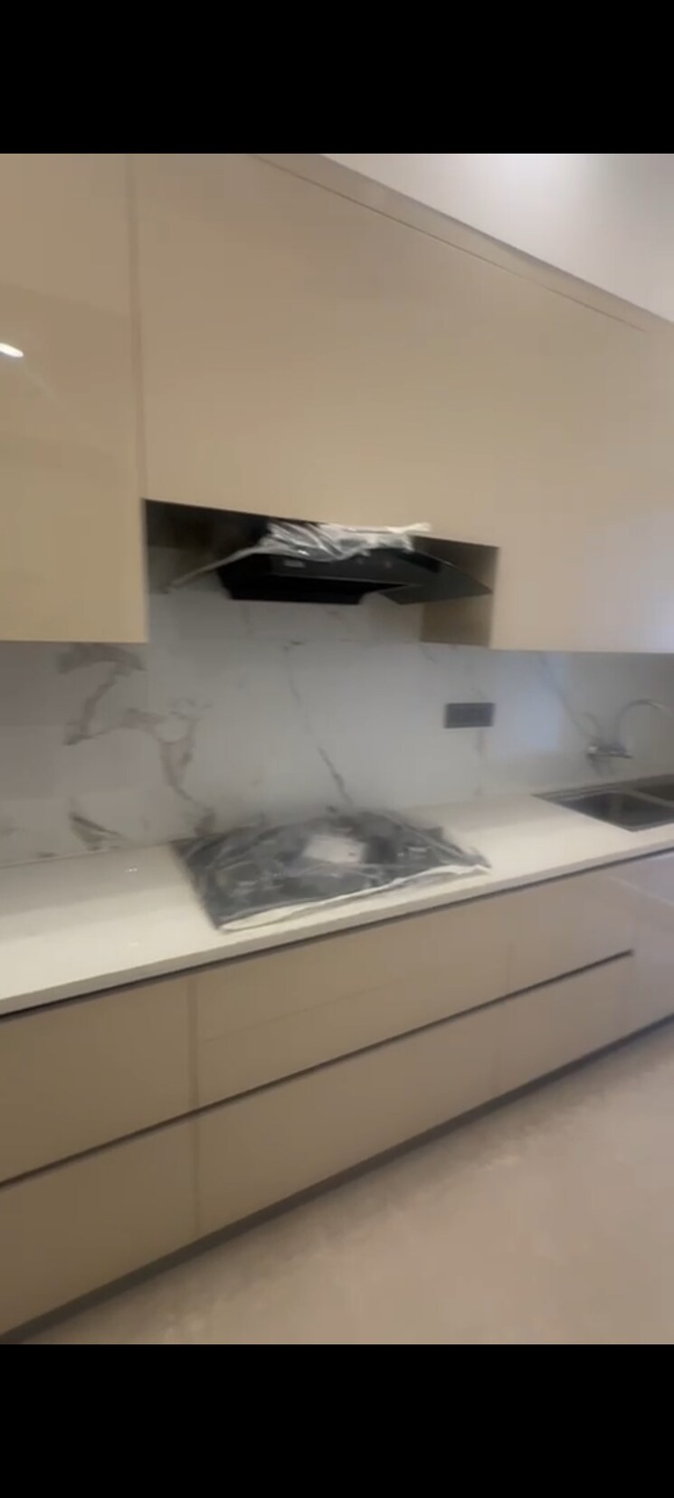 Kitchen, central-park-flower-valley-aqua-front-towers 3 Bedroom 1789 Sq.Ft. Builder Floor In Sohna Sector 33 Gurgaon 9117780