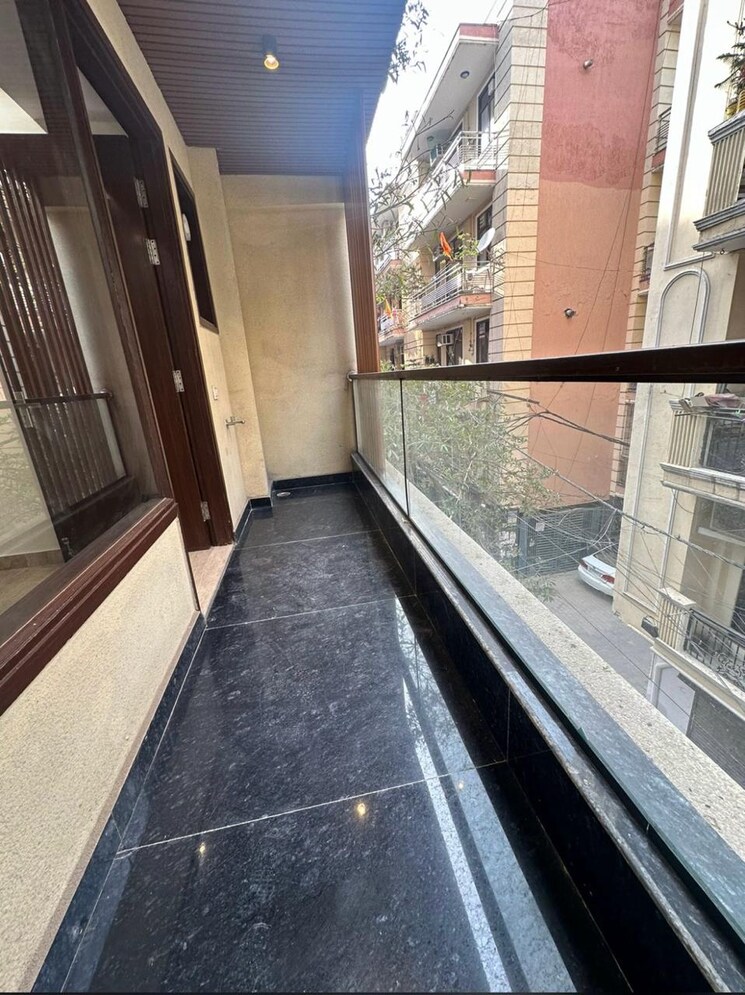 Balcony, freedom fighters enclave 1 Bedroom 750 Sq.Ft. Builder Floor In Freedom Fighters Enclave Delhi 9117870