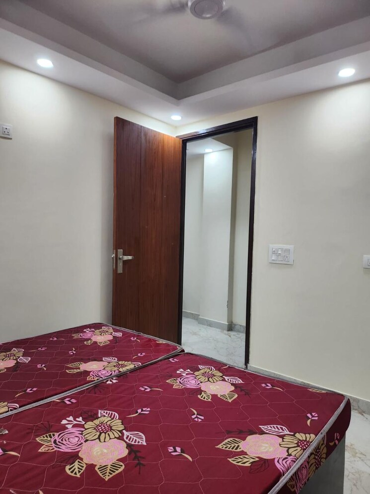 Bedroom, freedom fighters enclave 2 Bedroom 1000 Sq.Ft. Builder Floor In Freedom Fighters Enclave Delhi 9117885