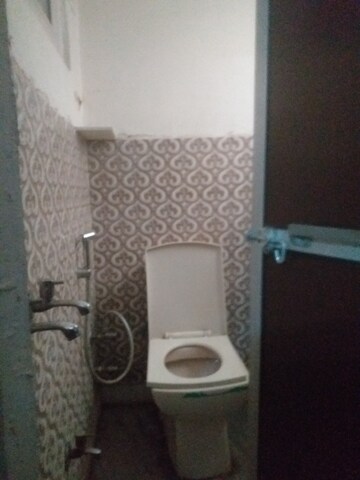 Bathroom in 1.5 BHK Builder Floor at Old Rajinder Nagar – for Rent