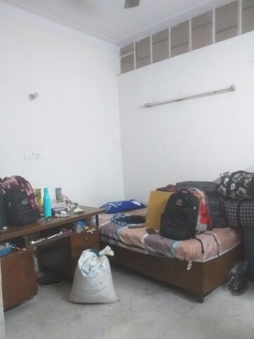 Living Room in 1.5 BHK Builder Floor at Old Rajinder Nagar – for Rent