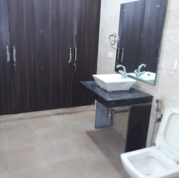 Living Room in 2 BHK Builder Floor at DLF The Royalton Tower, Golf Course Road – for Rent