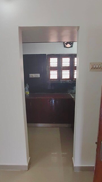 Furnished Amenities in 2 BHK Builder Floor at Kolapakkam – for Sale