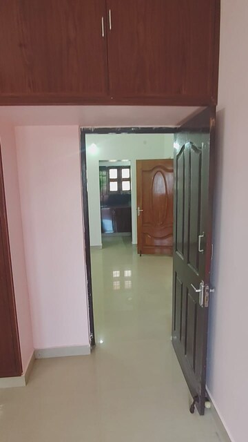 Furnished Amenities in 2 BHK Builder Floor at Kolapakkam – for Sale