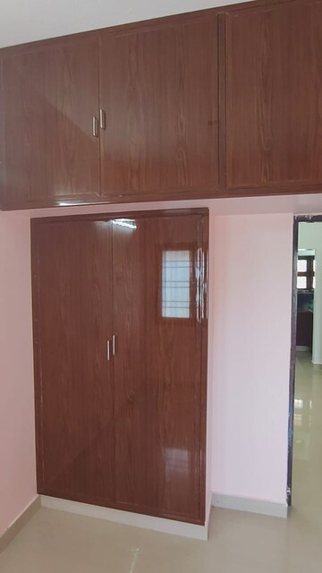 Room in 2 BHK Builder Floor at Kolapakkam – for Sale