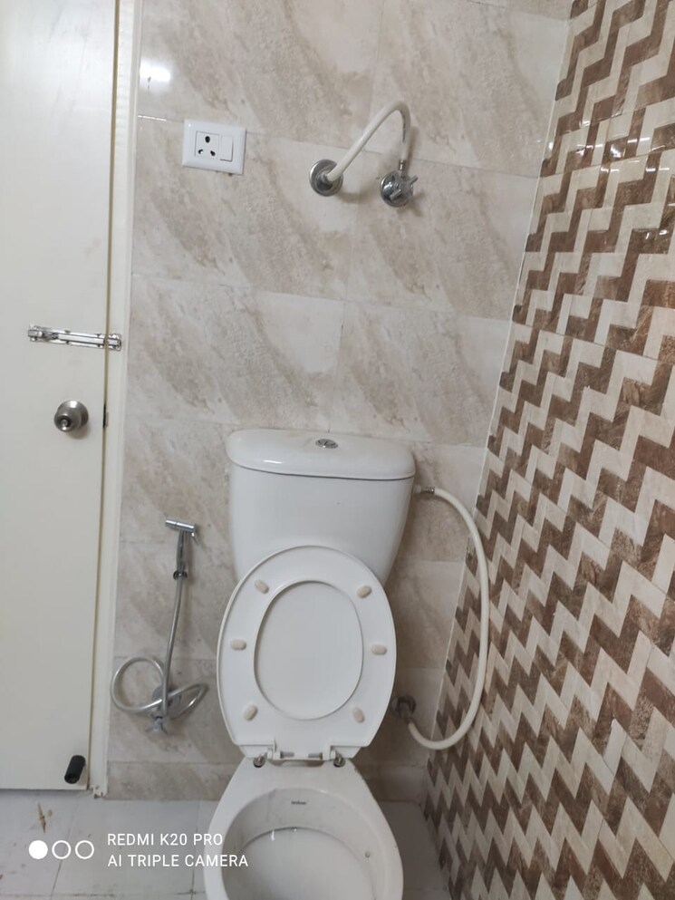 Bathroom, gaur-city-2-14th-avenue 3 Bedroom 740 Sq.Ft. Apartment In Sector 16c Greater Noida Greater Noida 9117950