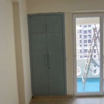 Room in 3.5 BHK Apartment at Sikka Kaavyam Greens, Sector 143 – for Rent
