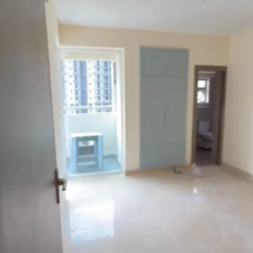 Room in 3.5 BHK Apartment at Sikka Kaavyam Greens, Sector 143 – for Rent