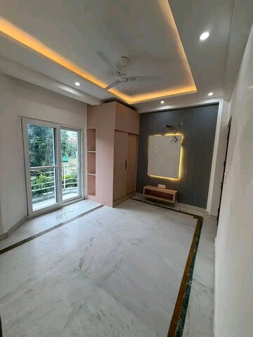 Room in 2 BHK Apartment at Signature Global The Millennia, Sector 37d – for Rent
