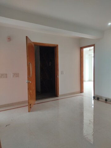 Furnished Amenities in 3 BHK Apartment at Conscient Heritage Max, Sector 102 – for Rent