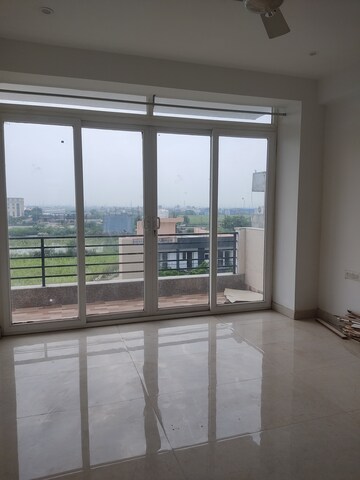 3 BHK Apartment For Rent in Conscient Heritage Max, Sector 102