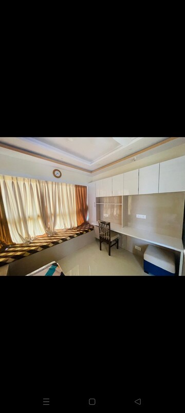 Team Area in 2 BHK Apartment at Kalpataru Paramount, Kapur Bawdi – for Rent