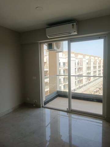 Room in 2 BHK Apartment at Signature Global The Millennia, Sector 37d – for Rent