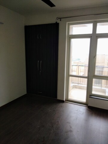Room in 3 BHK Apartment at BPTP Park Elite Premium, Sector 84 – for Rent
