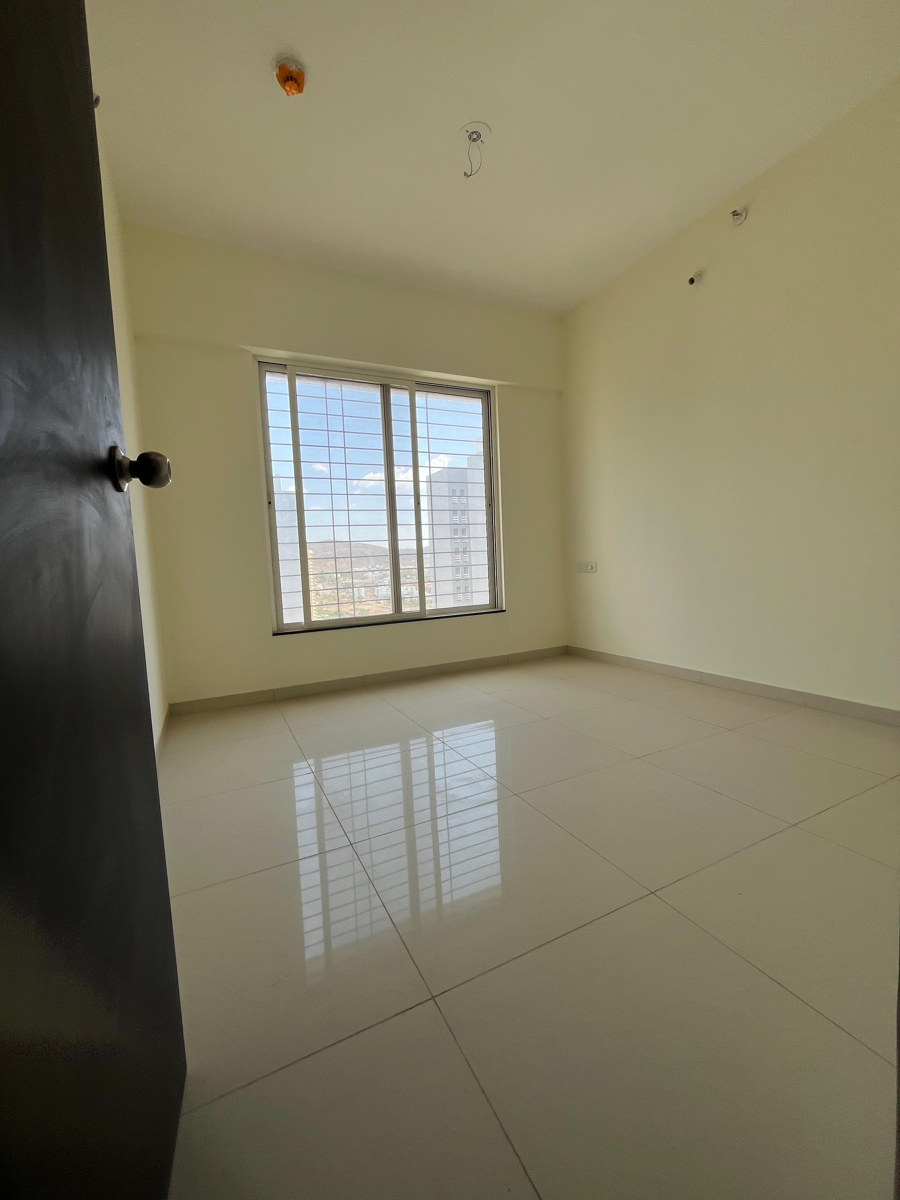 2 BHK Apartment For Rent in Kolte Patil R10