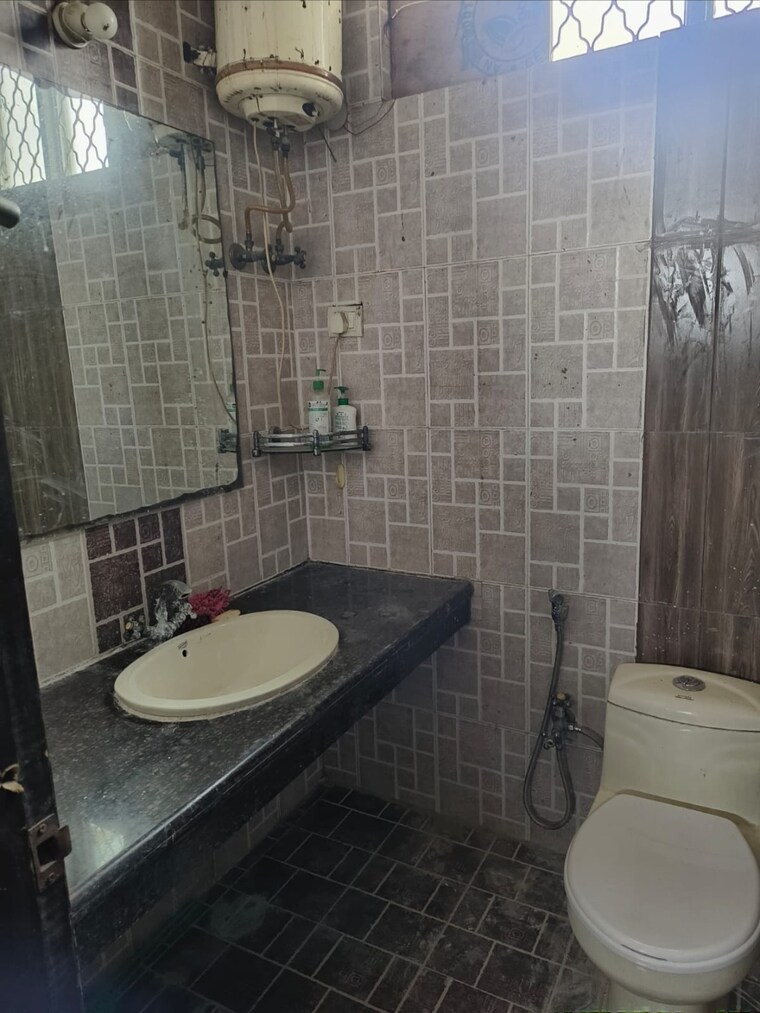 Bathroom, boutique-residential-apartments-c-220 2.5 Bedroom 127 Sq.Ft. Apartment In Malviya Nagar Delhi 9118150