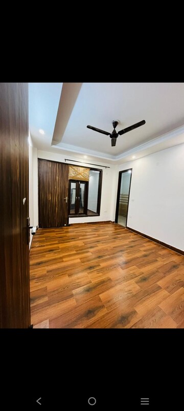 Room in 2 BHK Builder Floor at Saket – for Rent