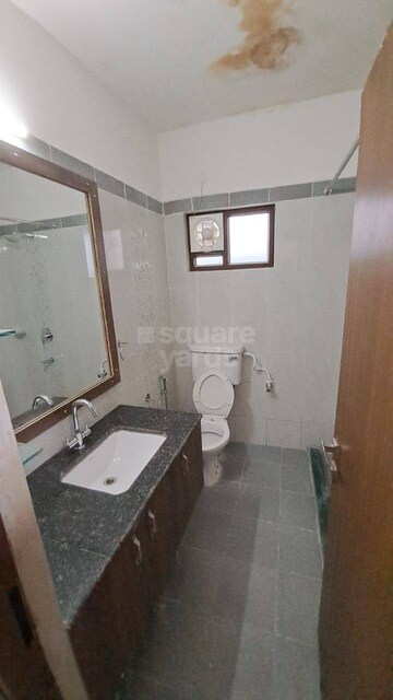 Attached Bathroom in 3 BHK Independent House at Gomti Nagar – for Rent