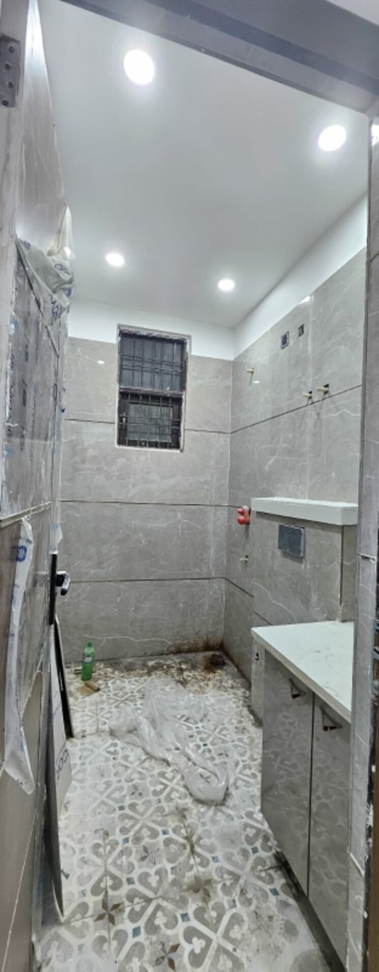 Bathroom, kanha-apartments-indirapuram 3 Bedroom 1800 Sq.Ft. Builder Floor In Shakti Khand 2 Ghaziabad 9118488