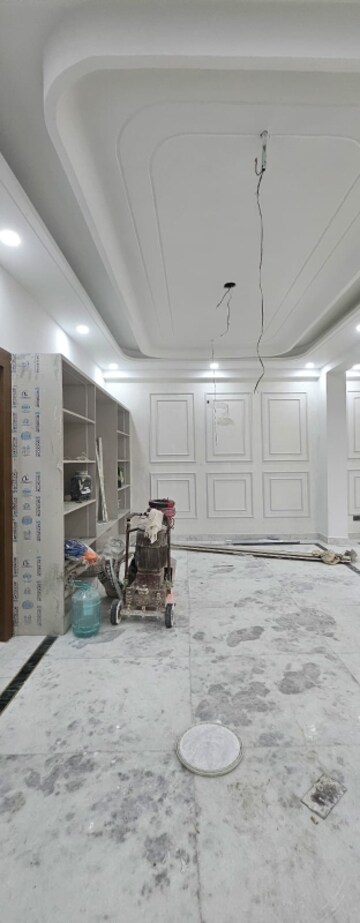 Parking in 3 BHK Builder Floor at Kanha Apartments Indirapuram, Shakti Khand 2 – for Sale